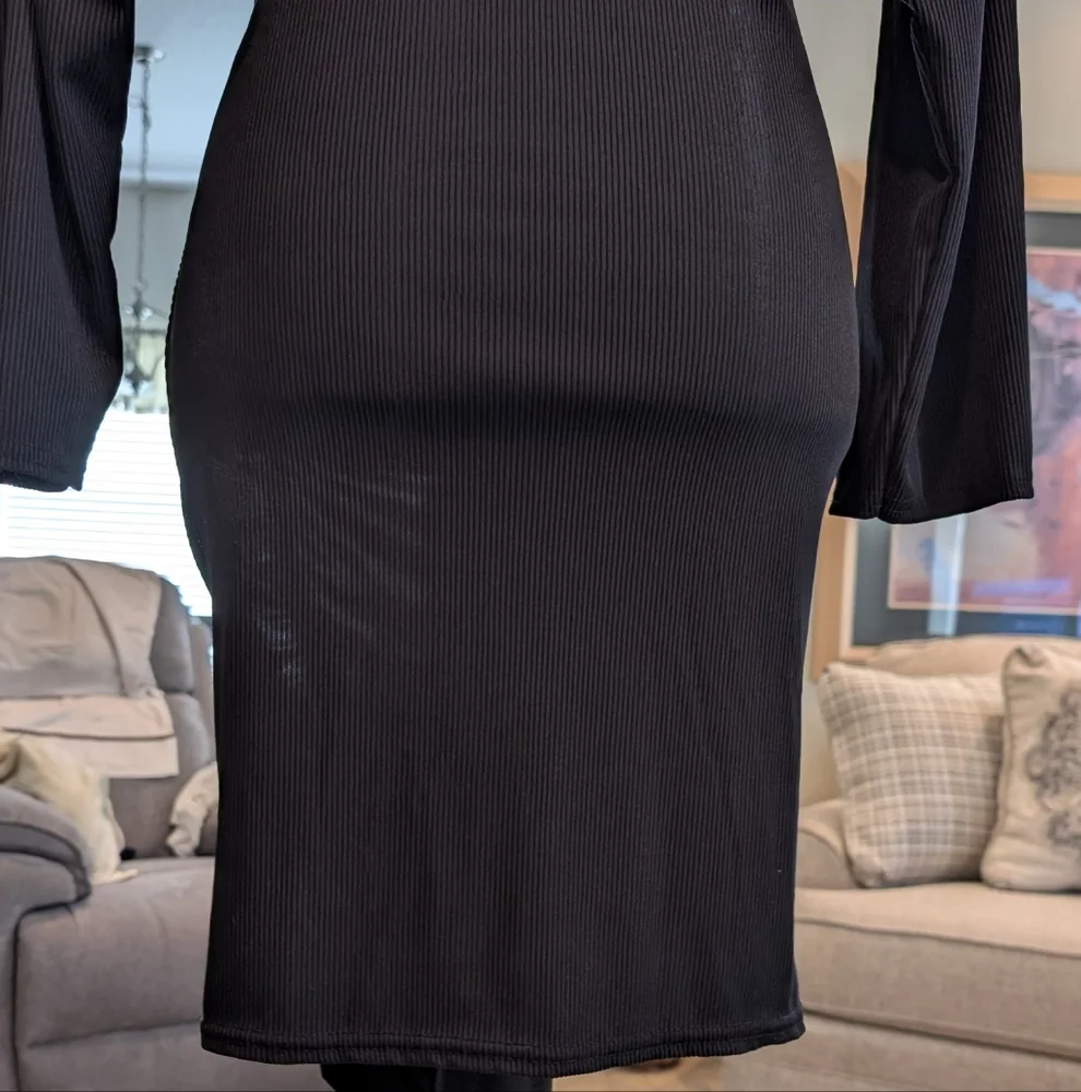 Black Ruched Dress - Picture 10 of 11